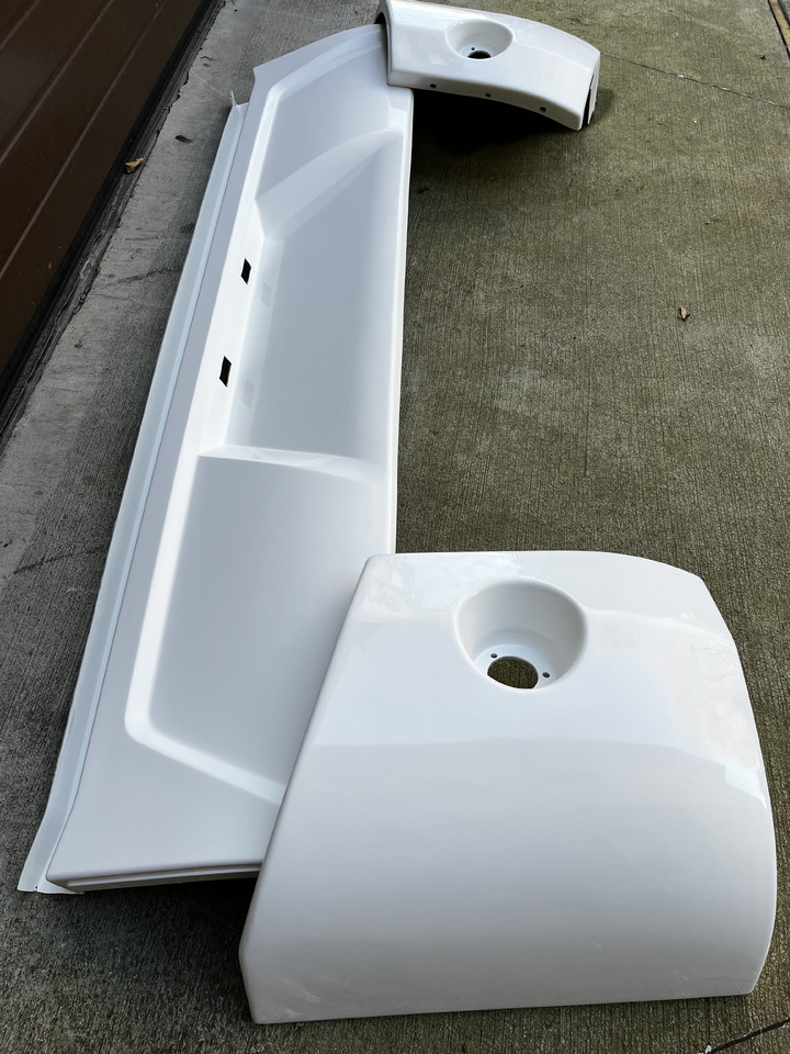 Zderzak tylny VOLVO 9500 9700 9900, B12 VOLVO 9500 9700 9900 - Bumper for Coach: picture 1 Zderzak tylny VOLVO 9500 9700 9900, B12 VOLVO 9500 9700 9900 - Bumper for Coach: picture 1