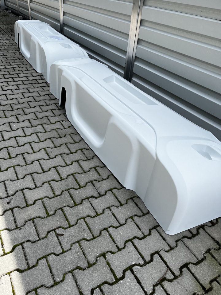Zderzak tylny do AUTOBUSU VDL EURO 5 VDL FUTURA euro 5 - Bumper for Coach: picture 2 Zderzak tylny do AUTOBUSU VDL EURO 5 VDL FUTURA euro 5 - Bumper for Coach: picture 2