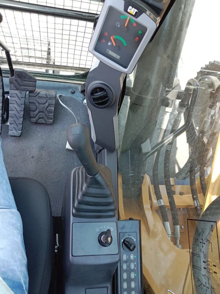 New Caterpillar 320D3GC tracked excavator - Crawler excavator: picture 5 New Caterpillar 320D3GC tracked excavator - Crawler excavator: picture 5