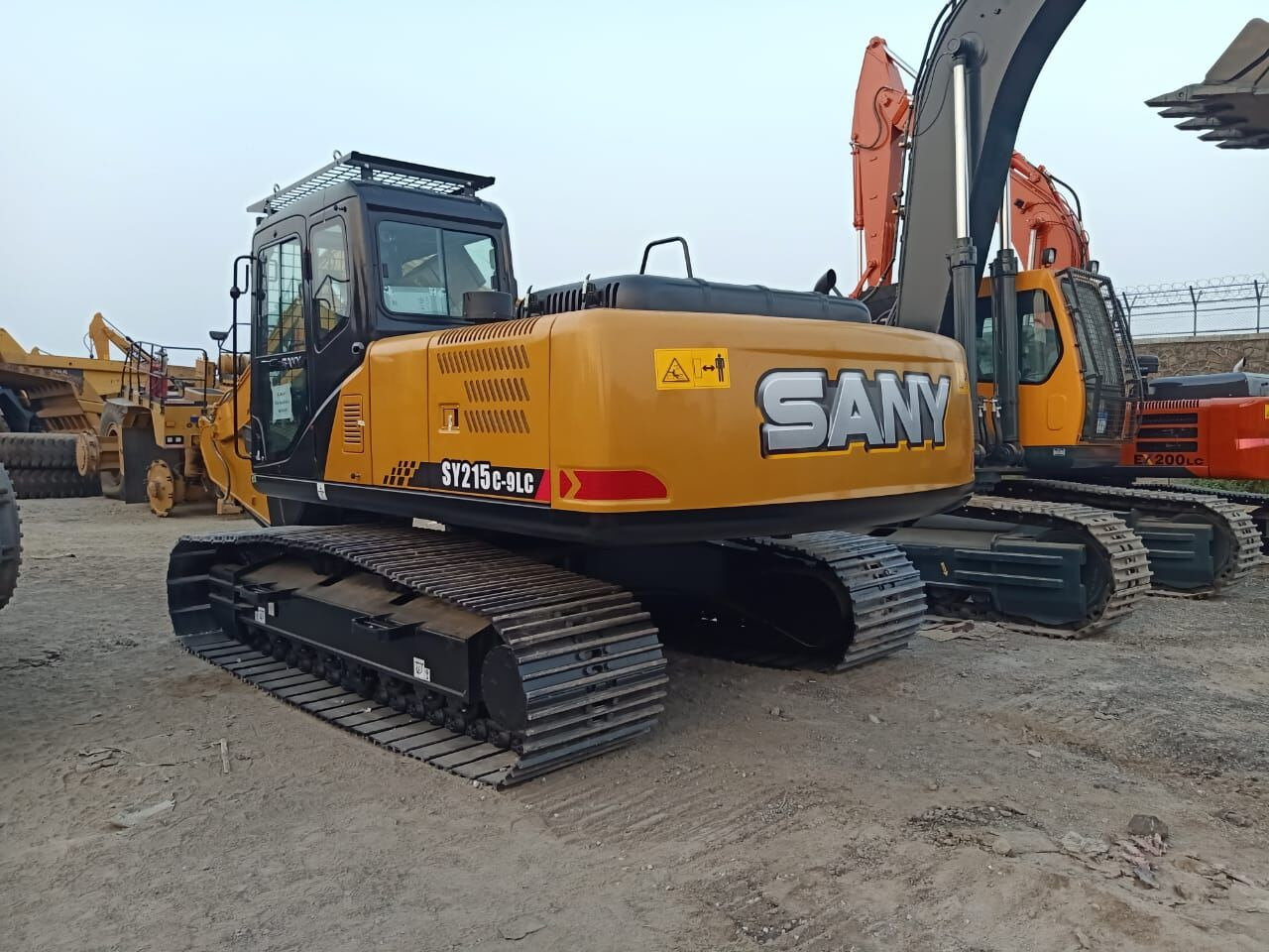 New Crawler excavator New Sany SY 215 MITSUBISHI ENGINE tracked excavator: picture 1