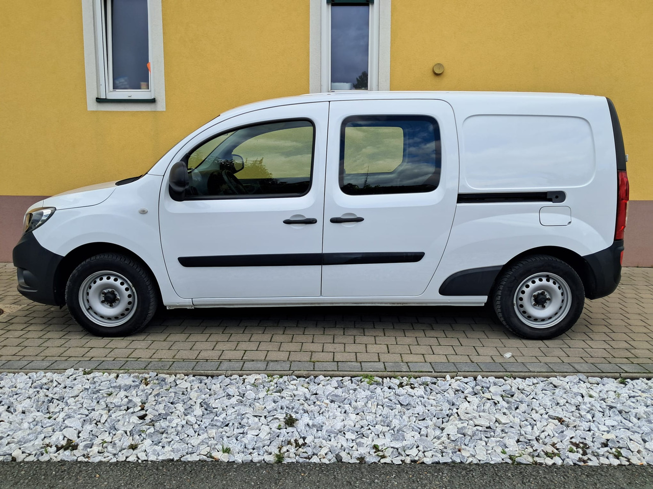 MERCEDES-BENZ Citan 109 CDI 5-Sitzer DKA | Schiebet. beids. | Klima | - Commercial vehicle, Combi van: picture 5 MERCEDES-BENZ Citan 109 CDI 5-Sitzer DKA | Schiebet. beids. | Klima | - Commercial vehicle, Combi van: picture 5
