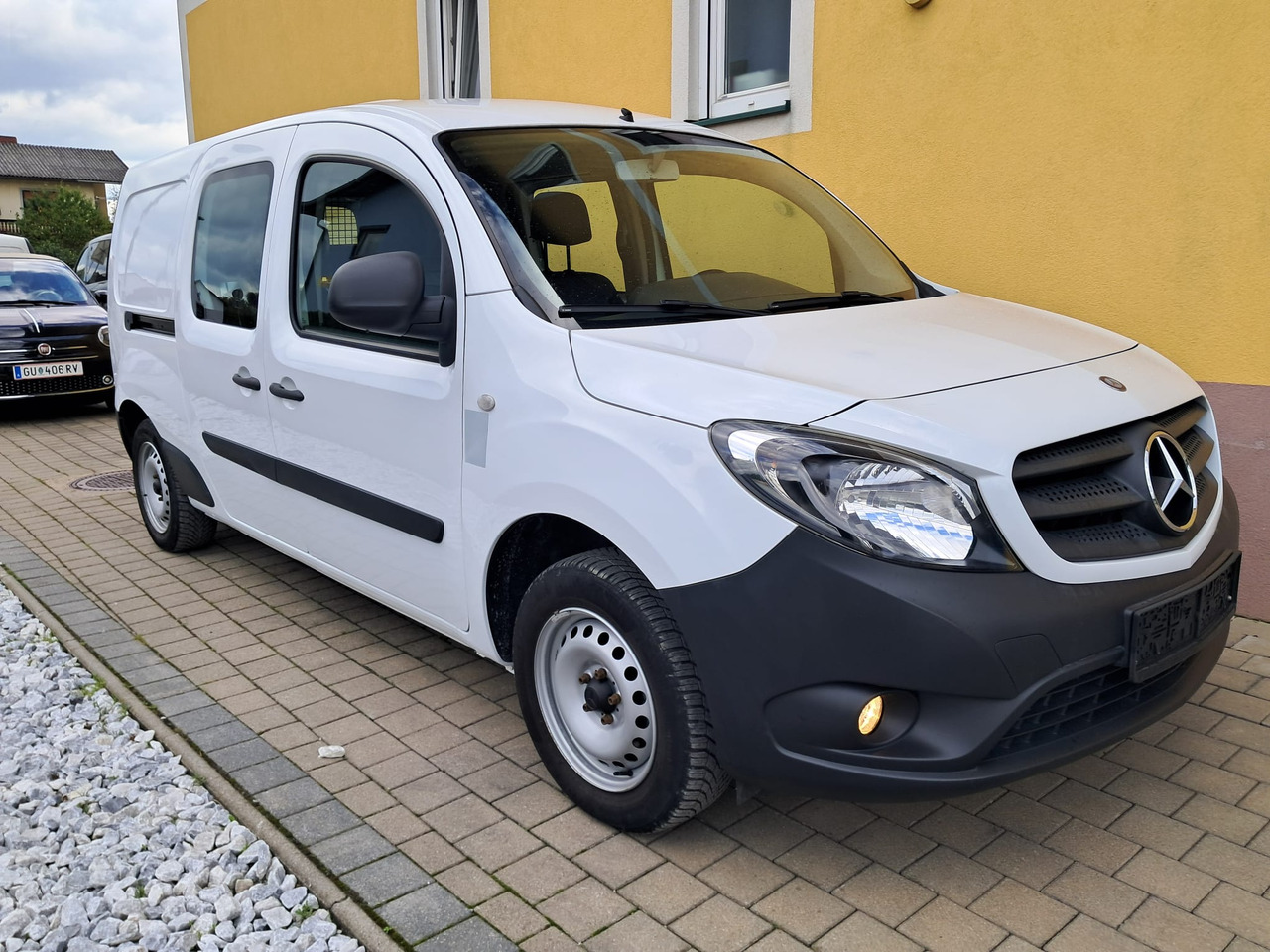 MERCEDES-BENZ Citan 109 CDI 5-Sitzer DKA | Schiebet. beids. | Klima | - Commercial vehicle, Combi van: picture 2 MERCEDES-BENZ Citan 109 CDI 5-Sitzer DKA | Schiebet. beids. | Klima | - Commercial vehicle, Combi van: picture 2