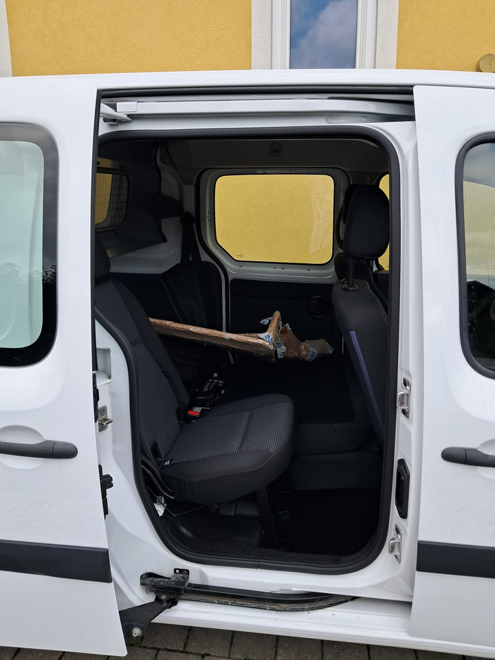 MERCEDES-BENZ Citan 109 CDI 5-Sitzer DKA | Schiebet. beids. | Klima | - Commercial vehicle, Combi van: picture 4 MERCEDES-BENZ Citan 109 CDI 5-Sitzer DKA | Schiebet. beids. | Klima | - Commercial vehicle, Combi van: picture 4