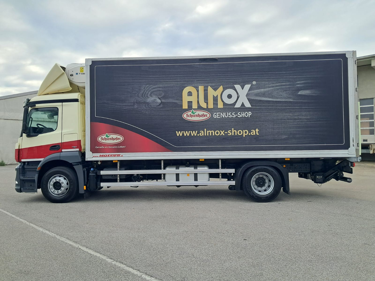 MERCEDES-BENZ Antos 1833 Kühlkoffer LBW | Standheizung | Euro 6 - Refrigerator truck: picture 4 MERCEDES-BENZ Antos 1833 Kühlkoffer LBW | Standheizung | Euro 6 - Refrigerator truck: picture 4