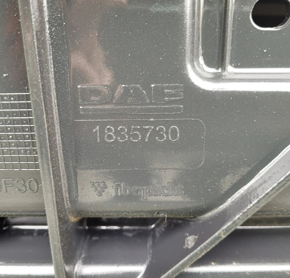 ATRAPA MASKA DAF XF 106 ORYGINAŁ 1835730 CHWALIM116 - Hood for Truck: picture 4 ATRAPA MASKA DAF XF 106 ORYGINAŁ 1835730 CHWALIM116 - Hood for Truck: picture 4