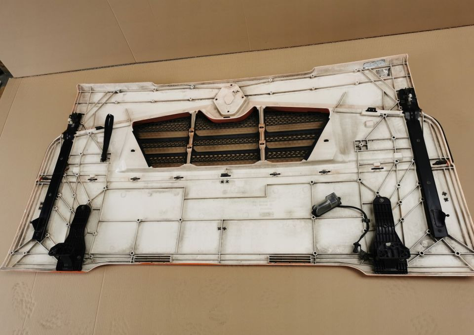 ATRAPA RENAULT PREMIUM DXI ORYGINAŁ - Hood for Truck: picture 4 ATRAPA RENAULT PREMIUM DXI ORYGINAŁ - Hood for Truck: picture 4