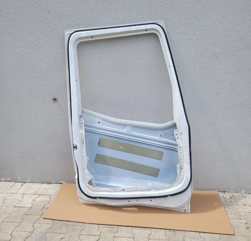 DRZWI LEWE RENAULT RANGE T GAMA ORYGINAŁ NIEMALOWANE CHWALIM116 - Door and parts for Truck: picture 4 DRZWI LEWE RENAULT RANGE T GAMA ORYGINAŁ NIEMALOWANE CHWALIM116 - Door and parts for Truck: picture 4