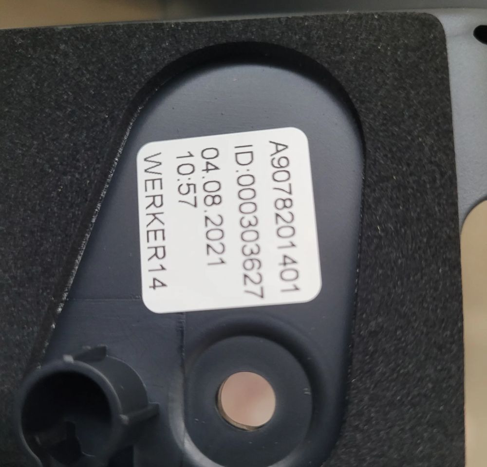 KAMERA TYL MERCEDES SPRINTER NOWY ORYGINAŁ A9079055107 - Body and exterior for Truck: picture 3 KAMERA TYL MERCEDES SPRINTER NOWY ORYGINAŁ A9079055107 - Body and exterior for Truck: picture 3