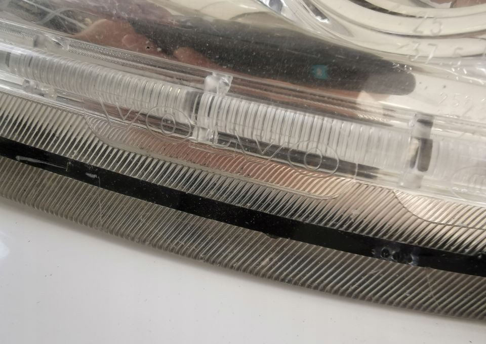 LAMPA GARNEK OKULAR VOLVO FH 13 lewy - Headlight for Truck: picture 3 LAMPA GARNEK OKULAR VOLVO FH 13 lewy - Headlight for Truck: picture 3