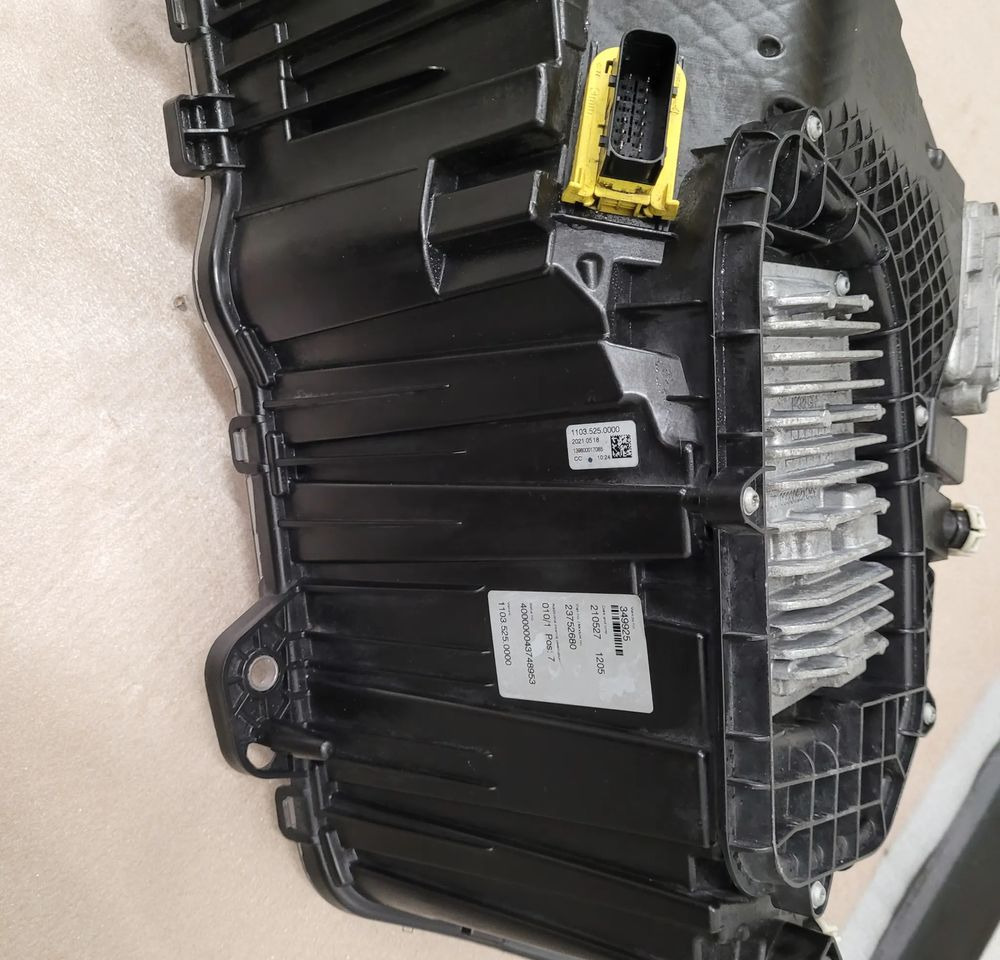 LAMPA LED VOLVO FH5 ORYGINAŁ LH. 23752680 - Lights/ Lighting for Truck: picture 4 LAMPA LED VOLVO FH5 ORYGINAŁ LH. 23752680 - Lights/ Lighting for Truck: picture 4