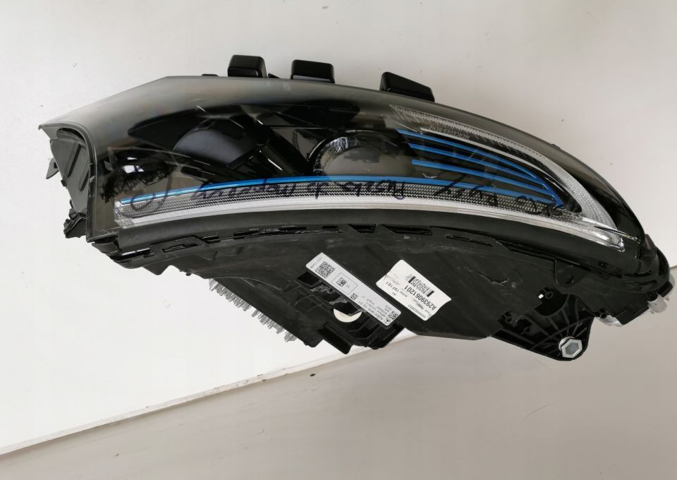 LAMPA MERCEDES EQC A 2939061201 PRAWA ORYGINAŁ - Headlight: picture 4 LAMPA MERCEDES EQC A 2939061201 PRAWA ORYGINAŁ - Headlight: picture 4