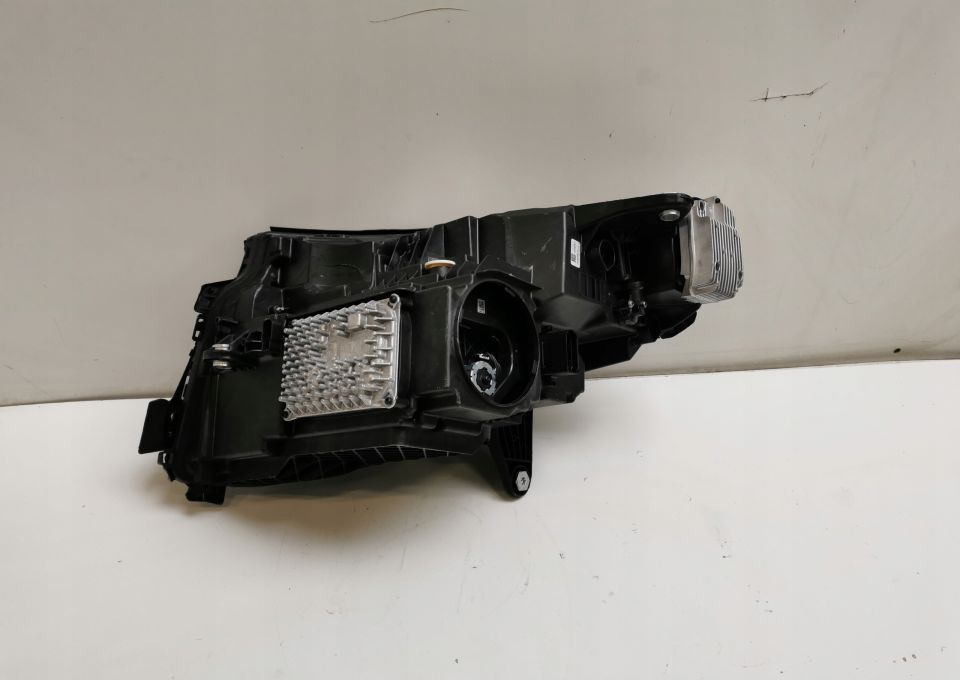 LAMPA MERCEDES EQC A 2939061201 PRAWA ORYGINAŁ - Headlight: picture 3 LAMPA MERCEDES EQC A 2939061201 PRAWA ORYGINAŁ - Headlight: picture 3