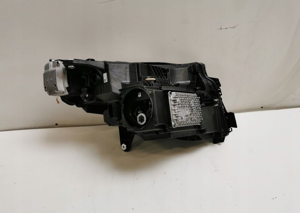 LAMPA MERCEDES EQC A 2939067700 ORYGINAŁ - Headlight: picture 2 LAMPA MERCEDES EQC A 2939067700 ORYGINAŁ - Headlight: picture 2
