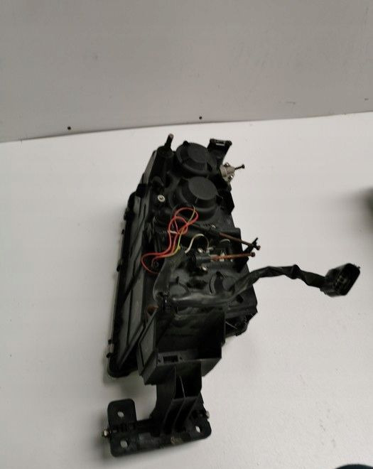 LAMPA VOLVO FH12 fh13 ORYGINAŁ PRAWA - Headlight for Truck: picture 4 LAMPA VOLVO FH12 fh13 ORYGINAŁ PRAWA - Headlight for Truck: picture 4