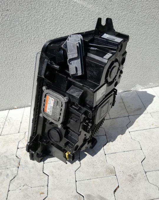 LAMPA XENON VOLVO FH4 FH 4 FM RH ORYGINAŁ - Headlight for Truck: picture 4 LAMPA XENON VOLVO FH4 FH 4 FM RH ORYGINAŁ - Headlight for Truck: picture 4