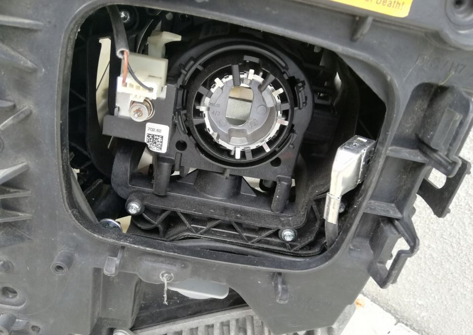 LAMPA XENON VOLVO FH4 FH 4 FM RH SKRETNY ORYGINAŁ - Headlight for Truck: picture 4 LAMPA XENON VOLVO FH4 FH 4 FM RH SKRETNY ORYGINAŁ - Headlight for Truck: picture 4