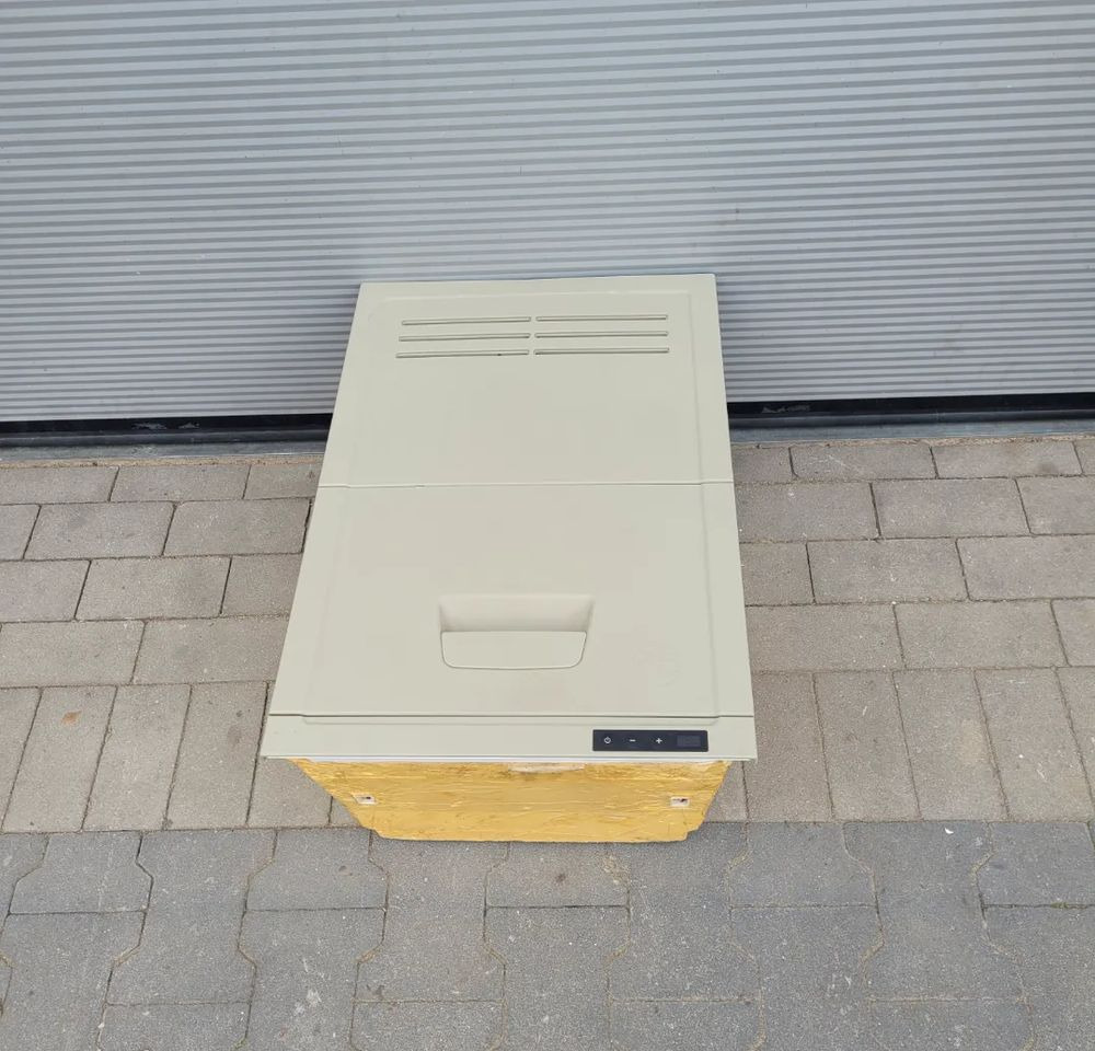 LODÓWKA VOLVO FH4 ORYGINAŁ NABITA NOWY PAROWNIK - Body and exterior for Truck: picture 1 LODÓWKA VOLVO FH4 ORYGINAŁ NABITA NOWY PAROWNIK - Body and exterior for Truck: picture 1