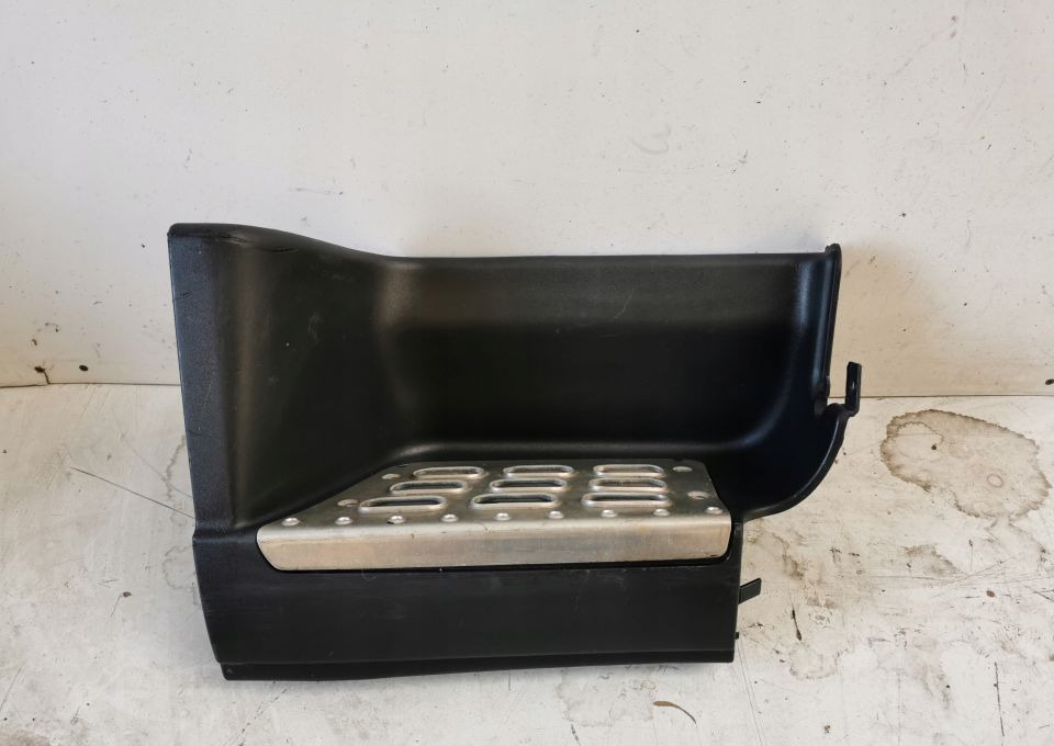 STOPNICA DOLNA VOLVO FH13 RH ORYGINAL 20529640 - Rear view mirror: picture 1 STOPNICA DOLNA VOLVO FH13 RH ORYGINAL 20529640 - Rear view mirror: picture 1