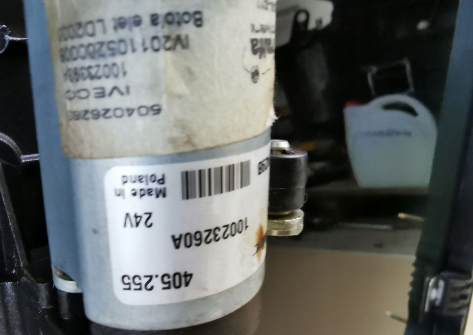 SZYBERDACH IVECO STRALIS TRAKKER EUROCARGO ELEKTRYTCZNY ORYGINAŁ - Body and exterior for Truck: picture 2 SZYBERDACH IVECO STRALIS TRAKKER EUROCARGO ELEKTRYTCZNY ORYGINAŁ - Body and exterior for Truck: picture 2