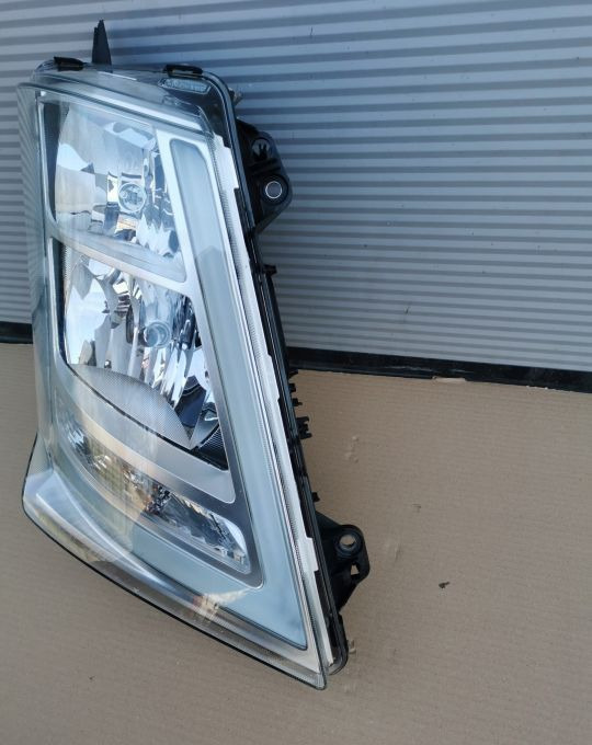 Volvo OE 22239217 reflektor lampa PRAWA ORYGINAL - Headlight for Truck: picture 3 Volvo OE 22239217 reflektor lampa PRAWA ORYGINAL - Headlight for Truck: picture 3