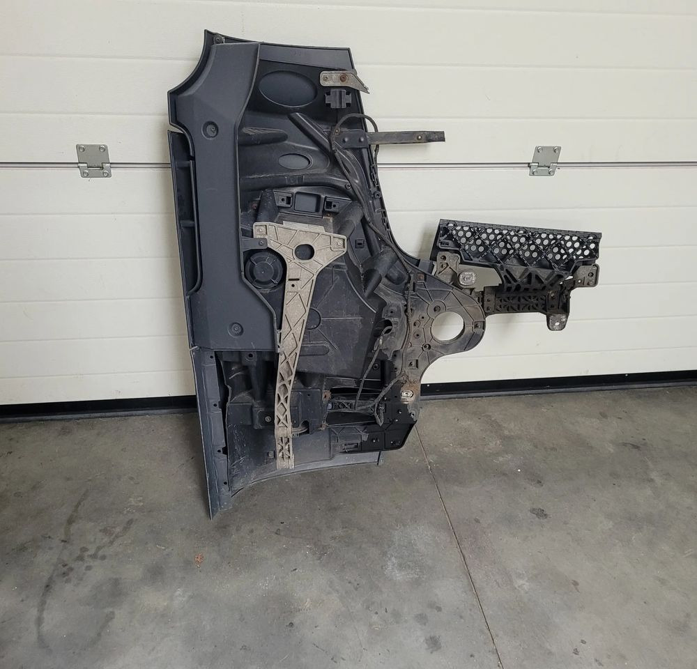 ZDERZAK MERCEDES ACTROS MP4 LEWY - Bumper for Truck: picture 5 ZDERZAK MERCEDES ACTROS MP4 LEWY - Bumper for Truck: picture 5