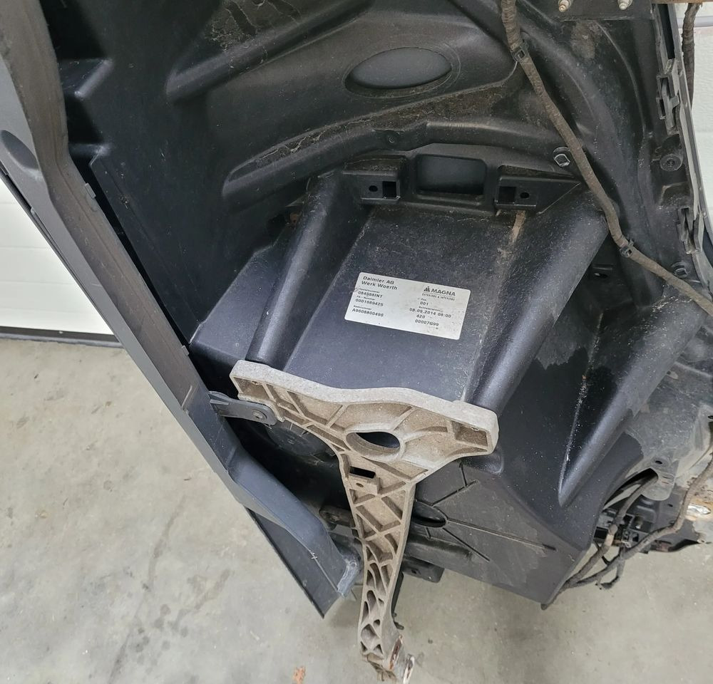 ZDERZAK MERCEDES ACTROS MP4 LEWY - Bumper for Truck: picture 4 ZDERZAK MERCEDES ACTROS MP4 LEWY - Bumper for Truck: picture 4