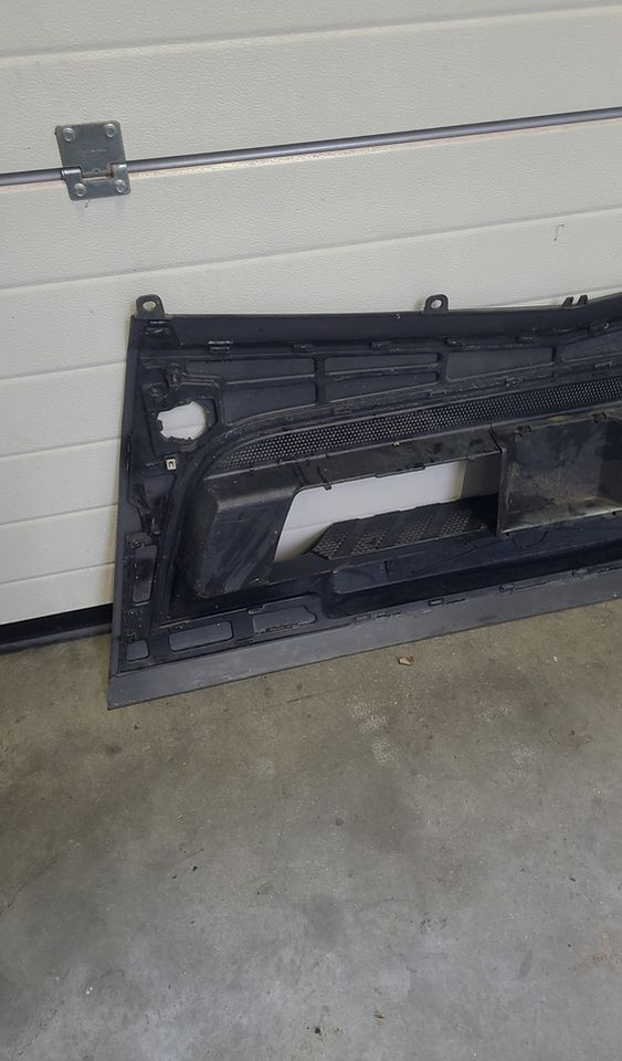 ZDERZAK MERCEDES ACTROS MP4 ORYGINAŁ - Bumper for Truck: picture 4 ZDERZAK MERCEDES ACTROS MP4 ORYGINAŁ - Bumper for Truck: picture 4