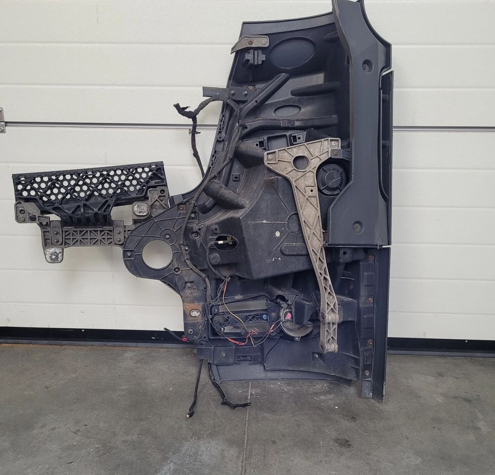 ZDERZAK MERCEDES ACTROS MP4 PRAWY - Bumper for Truck: picture 3 ZDERZAK MERCEDES ACTROS MP4 PRAWY - Bumper for Truck: picture 3