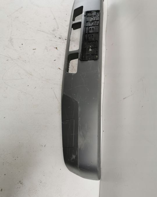 ZDERZAK MERCEDES VARIO 670 ORYGINAŁ - Bumper for Commercial vehicle: picture 5 ZDERZAK MERCEDES VARIO 670 ORYGINAŁ - Bumper for Commercial vehicle: picture 5