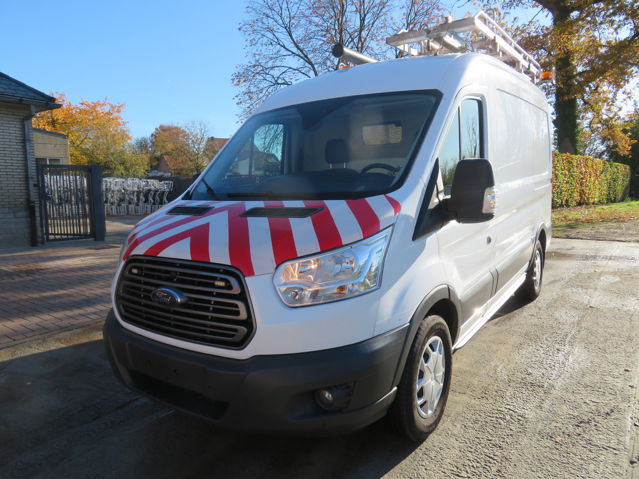 Ford Transit 2.0TDCi L2H2 - Panel van: picture 3 Ford Transit 2.0TDCi L2H2 - Panel van: picture 3