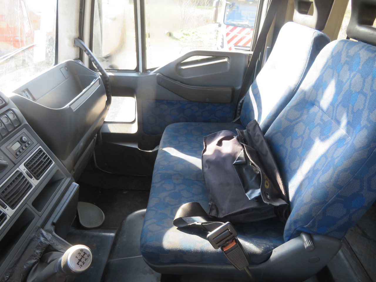 Box truck Iveco Eurocargo ML90E18: picture 11