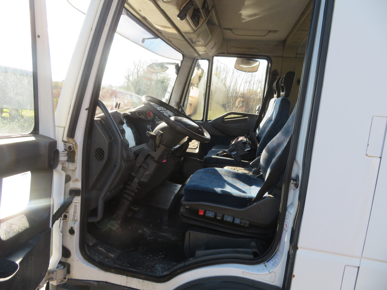 Box truck Iveco Eurocargo ML90E18: picture 9