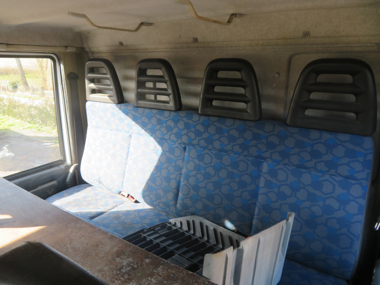 Box truck Iveco Eurocargo ML90E18: picture 10