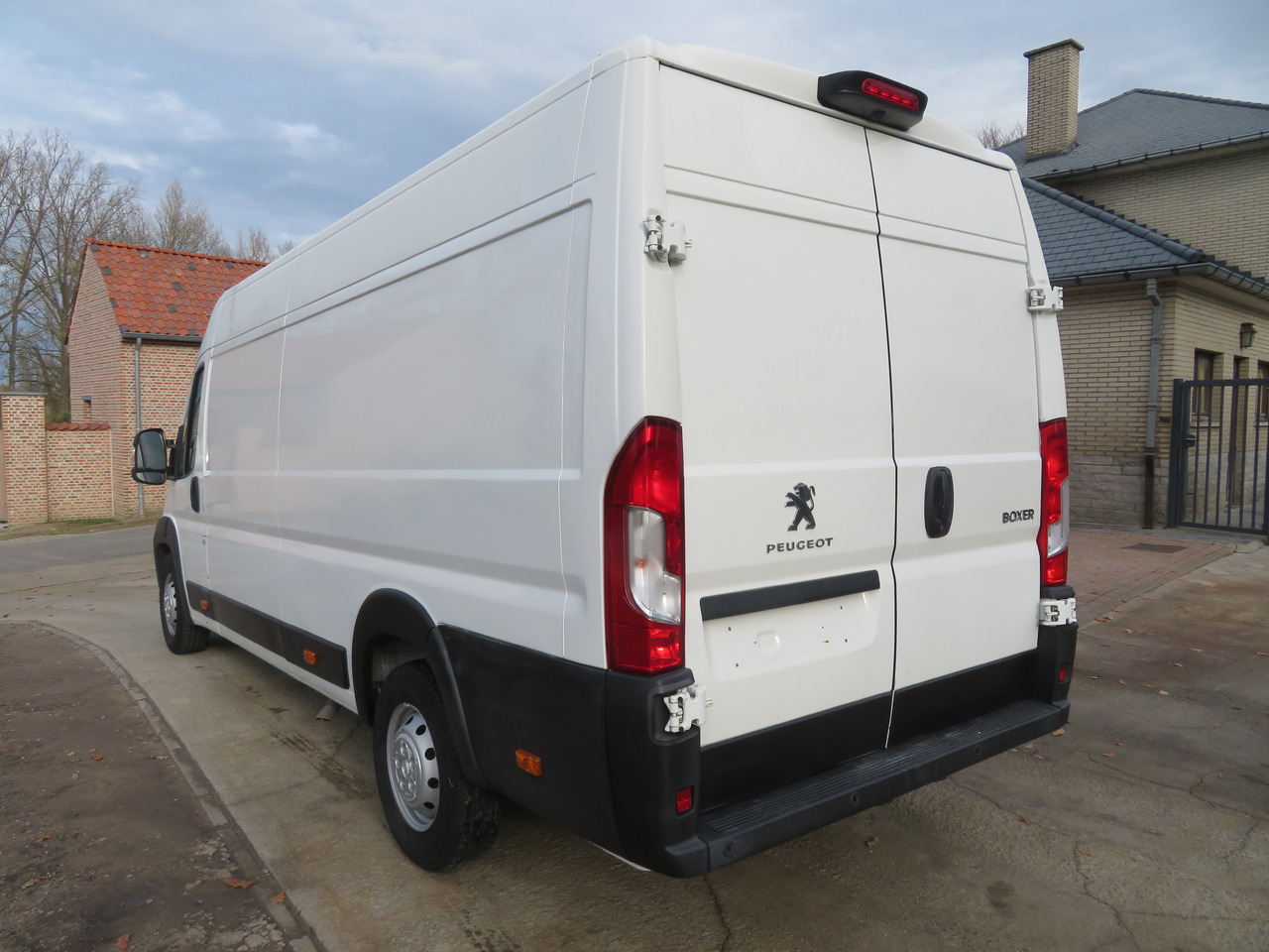 Peugeot Boxer 2.2 BlueHDI L4H2 - Panel van: picture 5 Peugeot Boxer 2.2 BlueHDI L4H2 - Panel van: picture 5