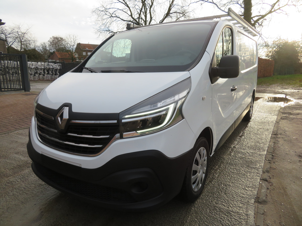 Renault Trafic 2.0dCi Grand Confort - L2H1 - Small van: picture 3 Renault Trafic 2.0dCi Grand Confort - L2H1 - Small van: picture 3
