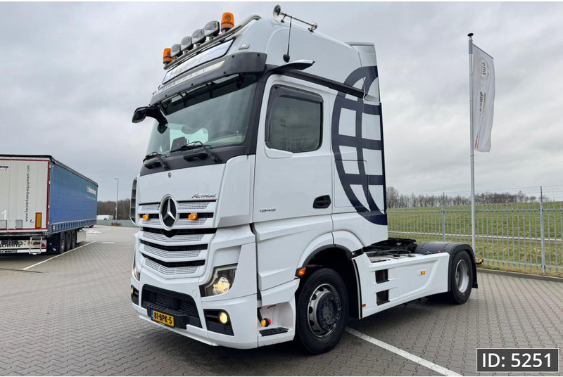Mercedes-Benz Actros 1845 GigaSpace, Euro 6, / Standklima / 2 Tanks / Gigaspace / Mirrorcam - Tractor unit: picture 1 Mercedes-Benz Actros 1845 GigaSpace, Euro 6, / Standklima / 2 Tanks / Gigaspace / Mirrorcam - Tractor unit: picture 1
