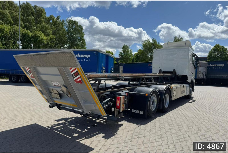 Volvo FH 500 Globetrotter, Euro 6, / 6x2 / Hydraulic body / frame 7.4 m / Tail lift - Container transporter/ Swap body truck: picture 3 Volvo FH 500 Globetrotter, Euro 6, / 6x2 / Hydraulic body / frame 7.4 m / Tail lift - Container transporter/ Swap body truck: picture 3