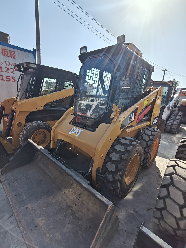 CATERPILLAR Skid Steer Loader 226B Click for Discount - Skid steer loader: picture 3 CATERPILLAR Skid Steer Loader 226B Click for Discount - Skid steer loader: picture 3