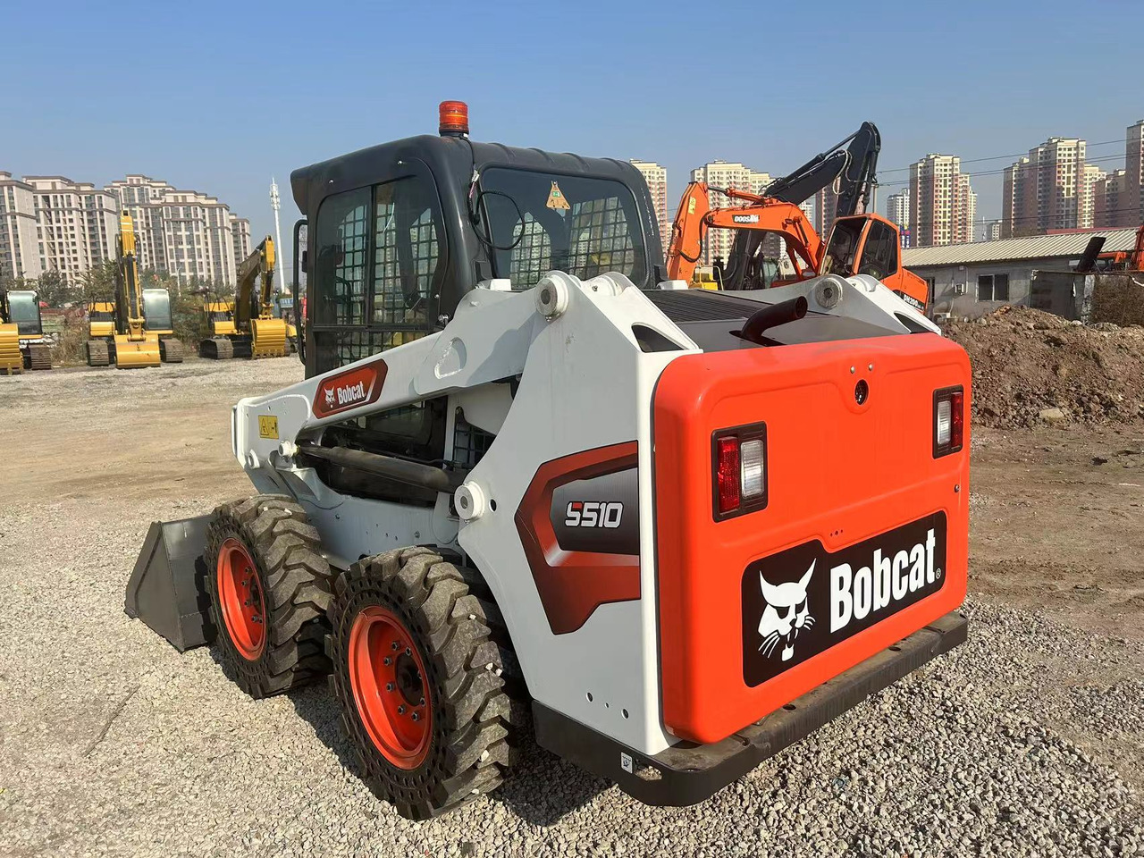 BOBCAT Skid Steer Loader S510 - Construction machinery: picture 4 BOBCAT Skid Steer Loader S510 - Construction machinery: picture 4