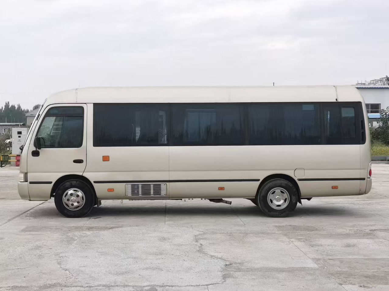 TOYOTA Coaster Mini Bus Good Conditon Automatic Doors Negotiable - Construction machinery: picture 5 TOYOTA Coaster Mini Bus Good Conditon Automatic Doors Negotiable - Construction machinery: picture 5