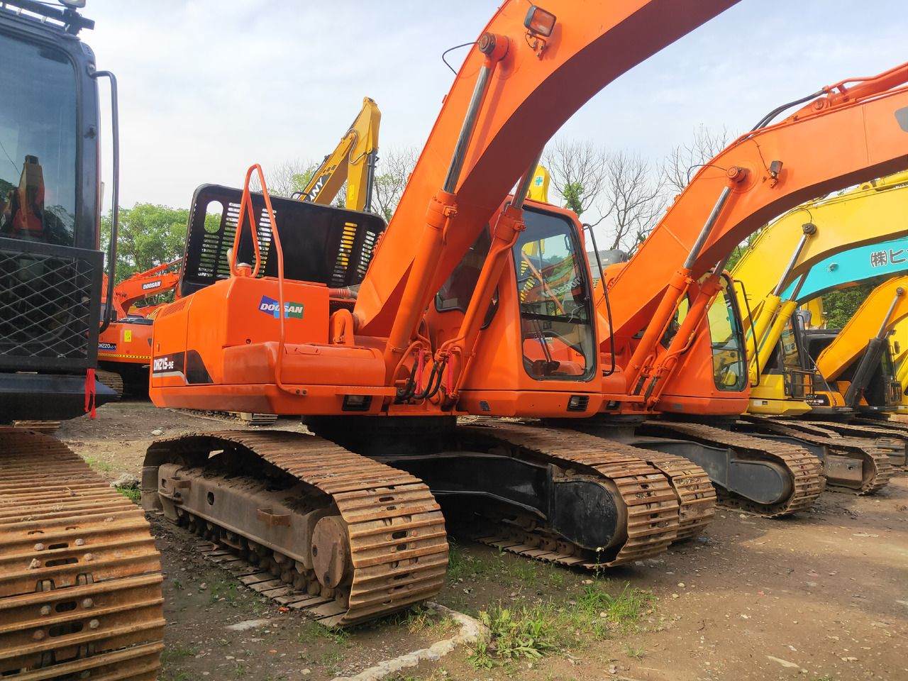 DOOSAN DH215LC-9 - Crawler excavator: picture 1 DOOSAN DH215LC-9 - Crawler excavator: picture 1