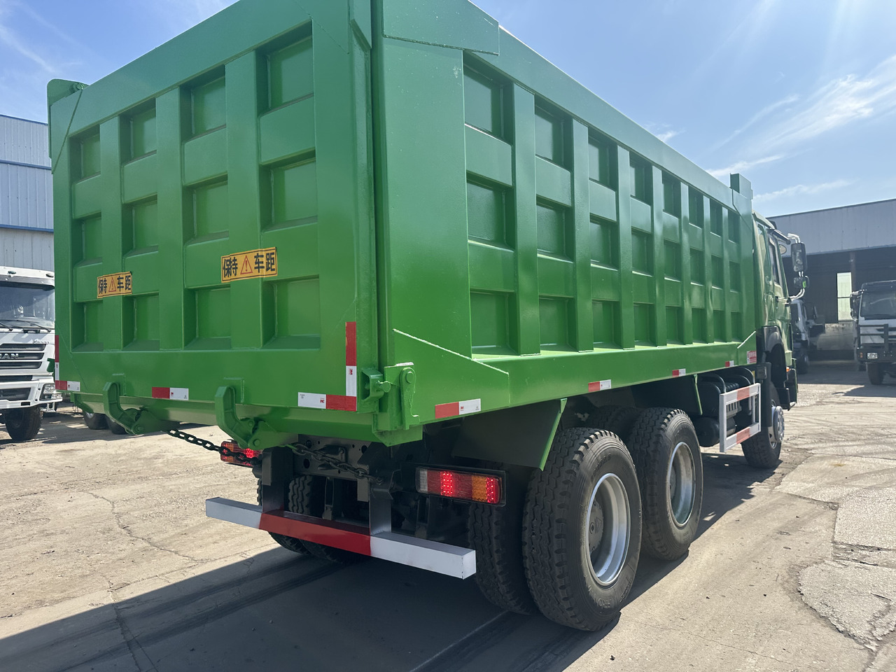 Sinotruck 6x4 HOWO Dump Truck Clcik for Discount - Tipper: picture 3 Sinotruck 6x4 HOWO Dump Truck Clcik for Discount - Tipper: picture 3
