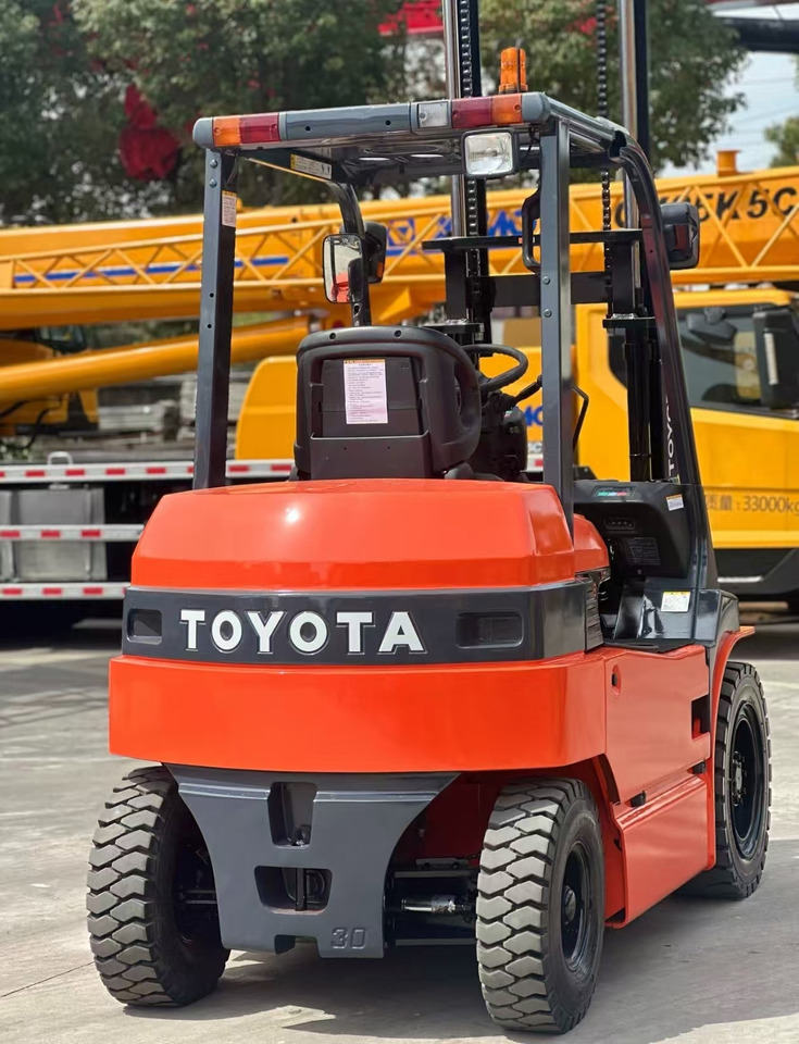 TOYOTA 3Ton Forklift Click for Discount - Electric forklift: picture 4 TOYOTA 3Ton Forklift Click for Discount - Electric forklift: picture 4