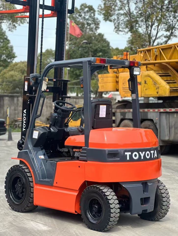 TOYOTA 3Ton Forklift Click for Discount - Electric forklift: picture 1 TOYOTA 3Ton Forklift Click for Discount - Electric forklift: picture 1