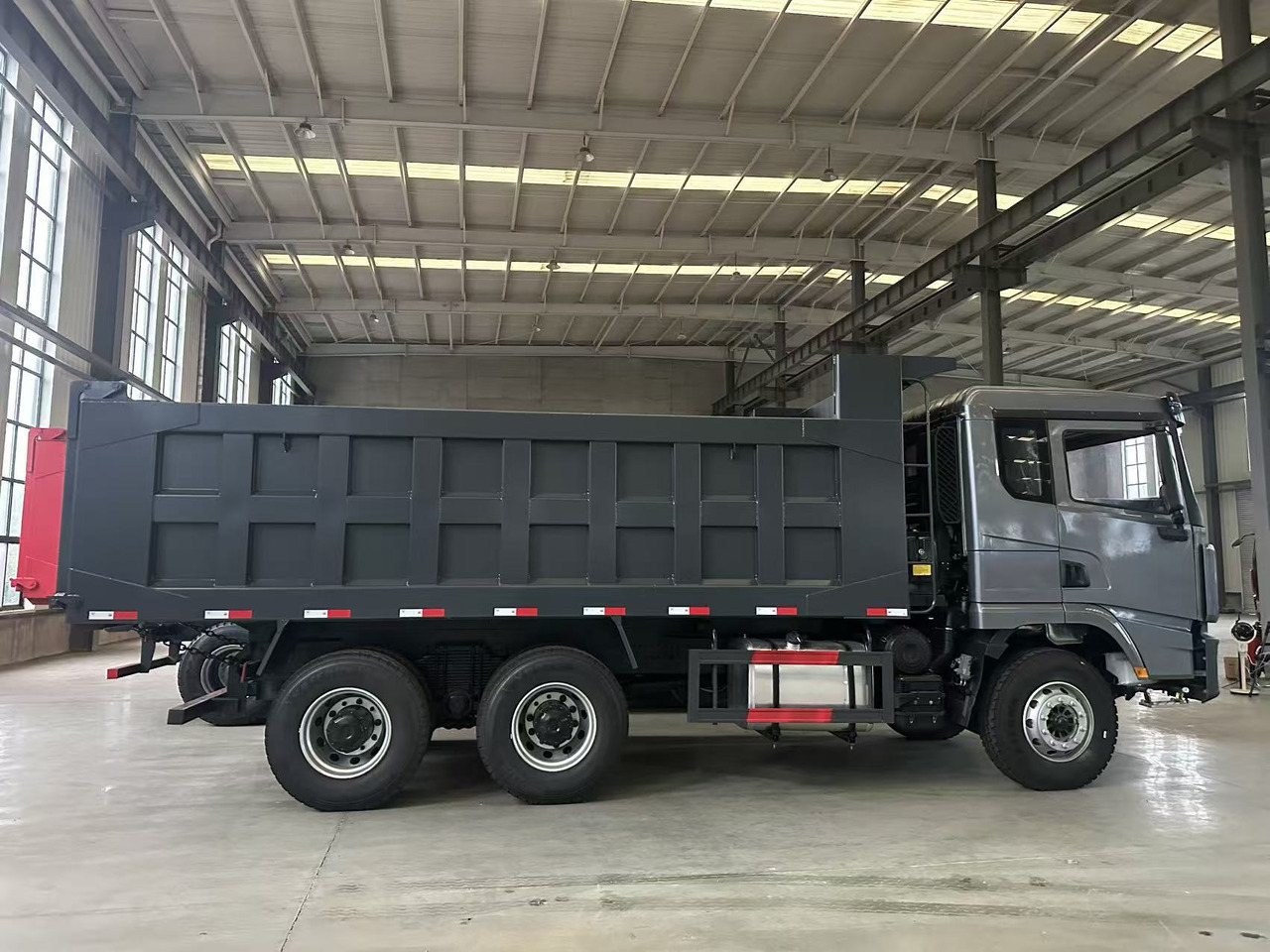 Truck HOWO DUMP TRUCK  6✖4: picture 9