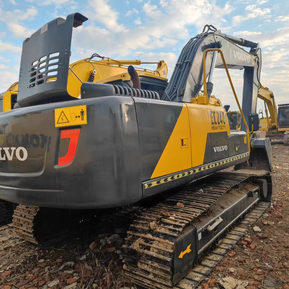 VOLVO Excavator EC240 Click for Discount - Excavator: picture 2 VOLVO Excavator EC240 Click for Discount - Excavator: picture 2