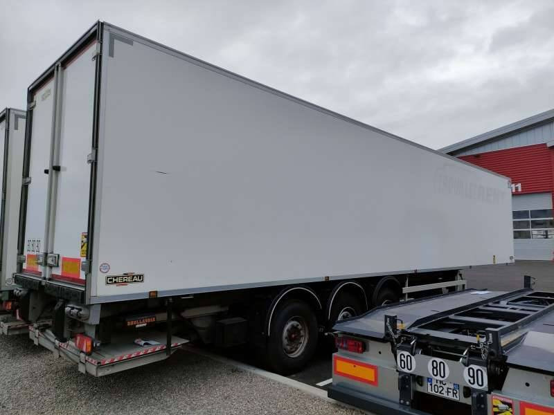 Semi-remorque 3 Essieux 38 TONNES HAYON CAISSE CHEREAU GROUPE THERMOKING SLXI 300 - Refrigerator semi-trailer: picture 4 Semi-remorque 3 Essieux 38 TONNES HAYON CAISSE CHEREAU GROUPE THERMOKING SLXI 300 - Refrigerator semi-trailer: picture 4