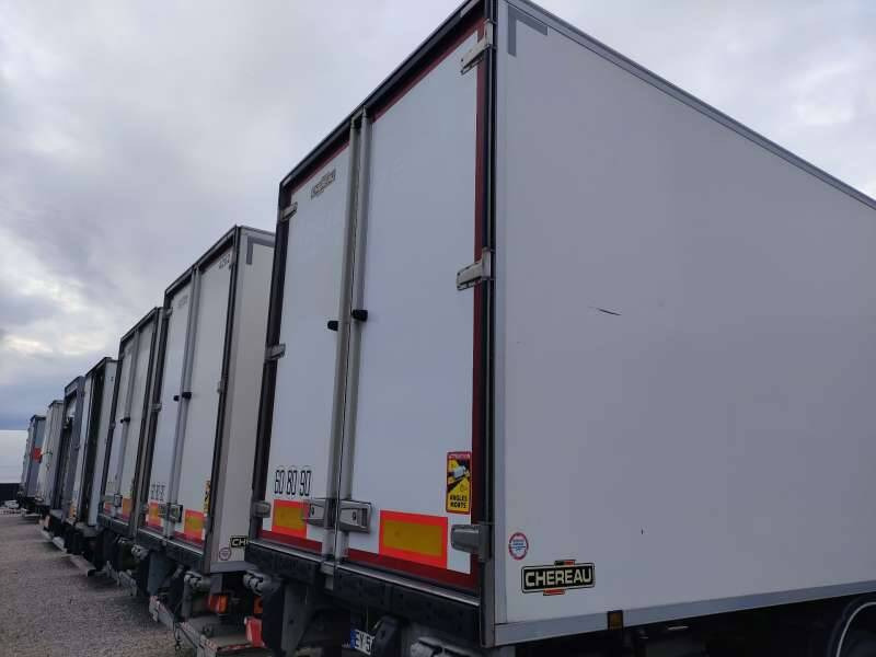 Semi-remorque 3 Essieux 38 TONNES HAYON CAISSE CHEREAU GROUPE THERMOKING SLXI 300 - Refrigerator semi-trailer: picture 5 Semi-remorque 3 Essieux 38 TONNES HAYON CAISSE CHEREAU GROUPE THERMOKING SLXI 300 - Refrigerator semi-trailer: picture 5