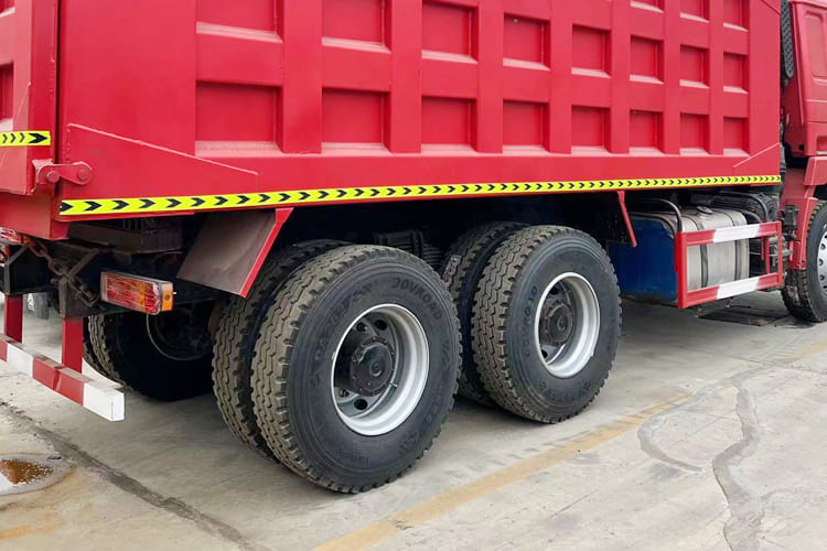 SHACMAN Shacman Dump Trailer Truck for Sale in Nigeria - Tipper: picture 5 SHACMAN Shacman Dump Trailer Truck for Sale in Nigeria - Tipper: picture 5