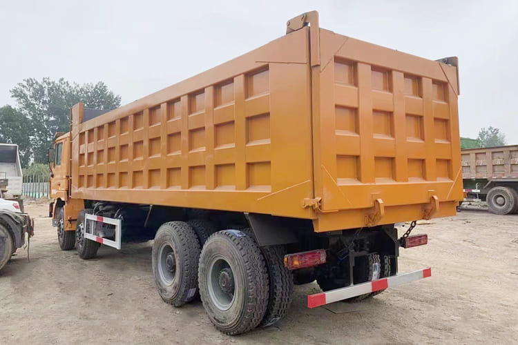 SHACMAN Shacman Truck F3000 8x4 Dump Truck for Sale in Zamibia - Tipper: picture 2 SHACMAN Shacman Truck F3000 8x4 Dump Truck for Sale in Zamibia - Tipper: picture 2
